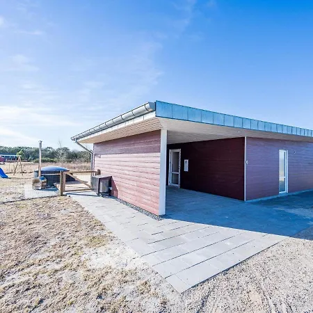 בית נופש 8 Person In